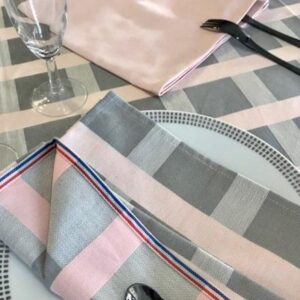 Raviole stolna traka - biserno siva, puder roza